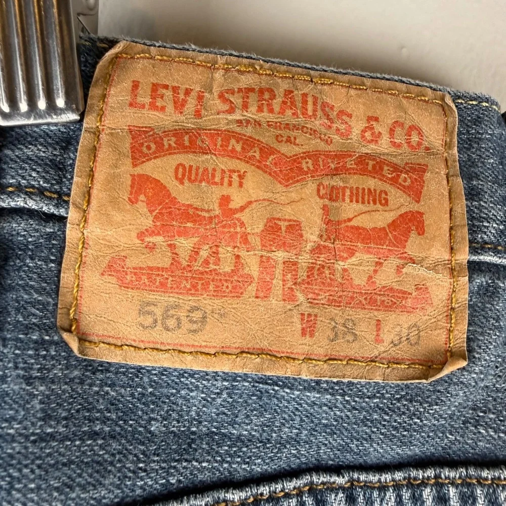 Levis levi 569
